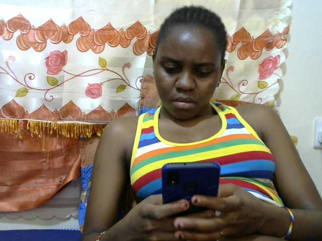 Live sex webcam photo for Lovelikethiso #271941936