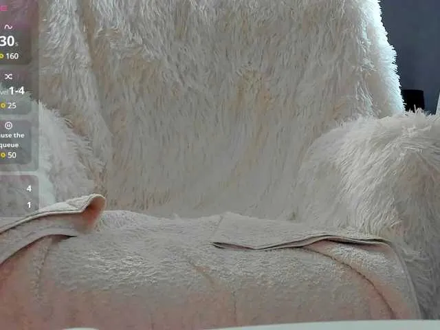 Live sex webcam photo for LovellyEmma #291528490