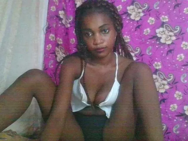 Live sex webcam photo for LovelyBlackGirl #292683598