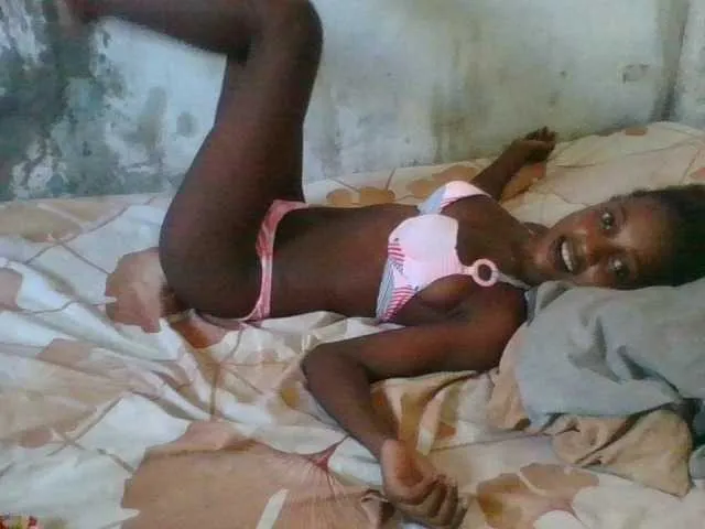 Live sex webcam photo for LovelyBlackGirl #293033988