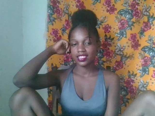 Live sex webcam photo for LovelyBlackGirl #293160107