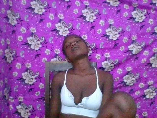 Live sex webcam photo for LovelyBlackGirl #293322357