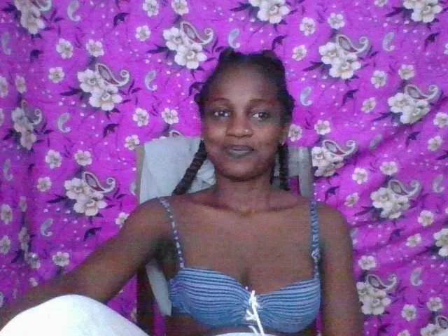 Live sex webcam photo for LovelyBlackGirl #293343174