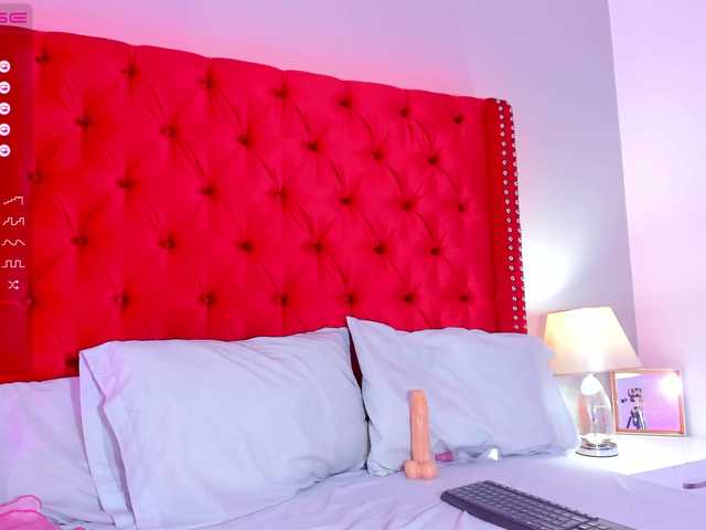 Live sex webcam photo for LovelyNicky #276684889