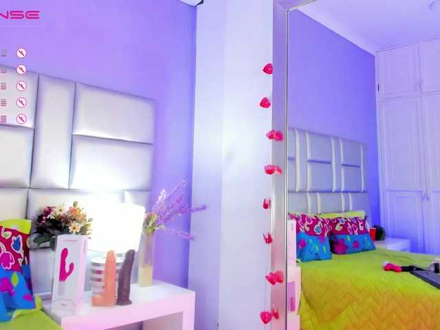 Live sex webcam photo for LovelyNicky #277517916