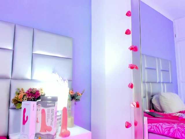 Live sex webcam photo for LovelyNicky #277921519