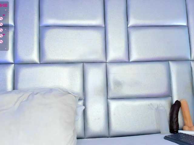 Live sex webcam photo for LovelyNicky #278006289