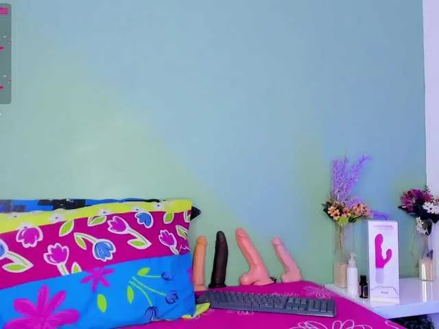 Live sex webcam photo for LovelyNicky #290162250