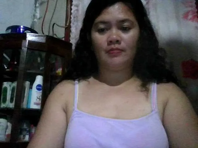 Live sex webcam photo for LovelyShaxxx3 #291205651
