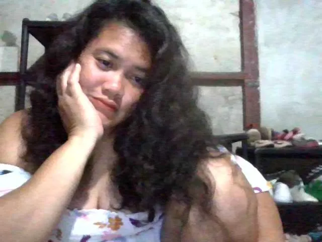 Live sex webcam photo for LovelyShaxxx3 #291773171