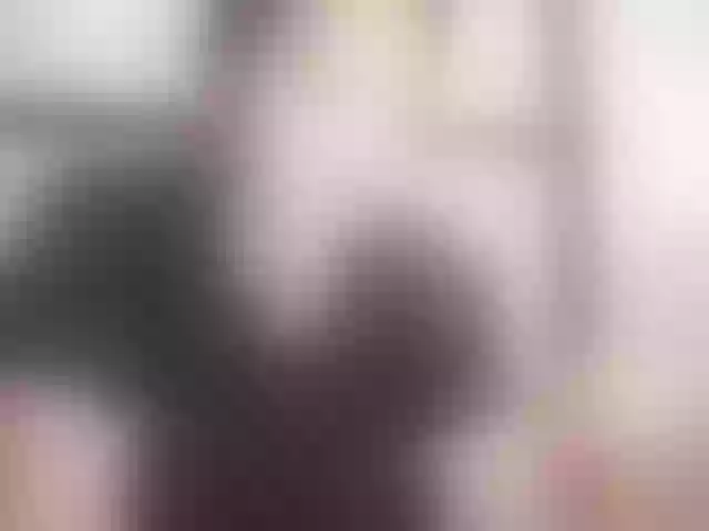Live sex webcam photo for LovelyShaxxx3 #292000965