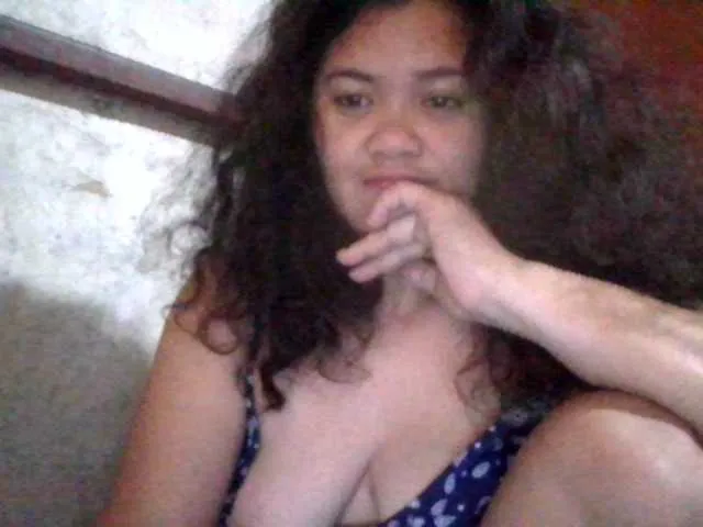 Live sex webcam photo for LovelyShaxxx3 #292052160