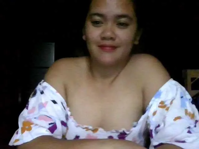 Live sex webcam photo for LovelyShaxxx3 #292476783