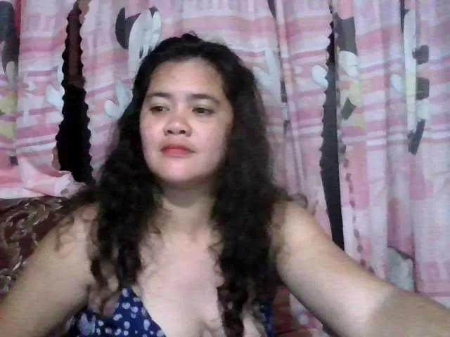 Live sex webcam photo for LovelyShaxxx3 #292814388