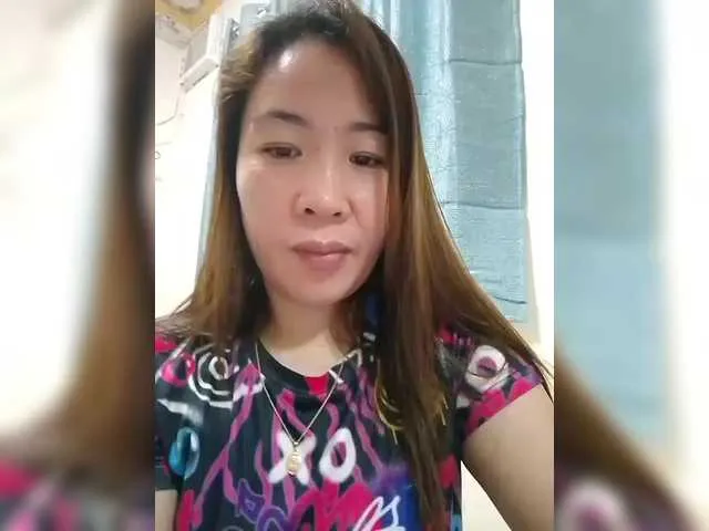 Live sex webcam photo for LovelyYna #290147567