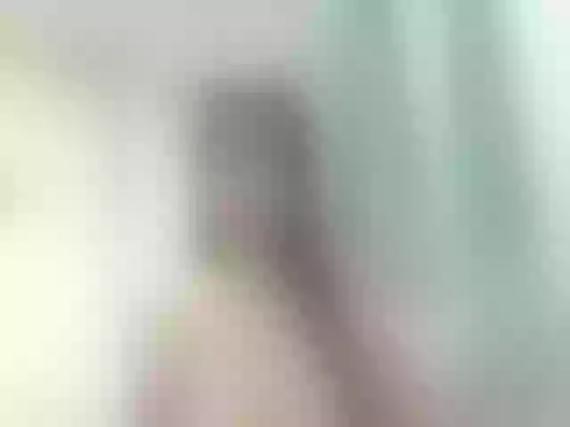 Live sex webcam photo for LovelyYna #290173894
