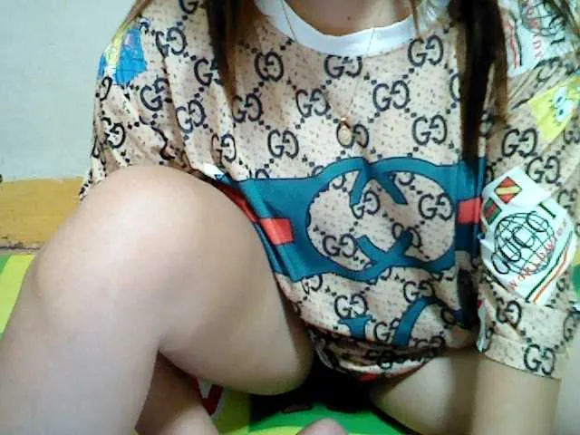 Live sex webcam photo for LovelyYna #291398758
