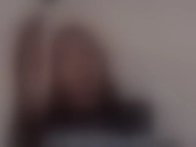 Live sex webcam photo for LovelyYna #292681986