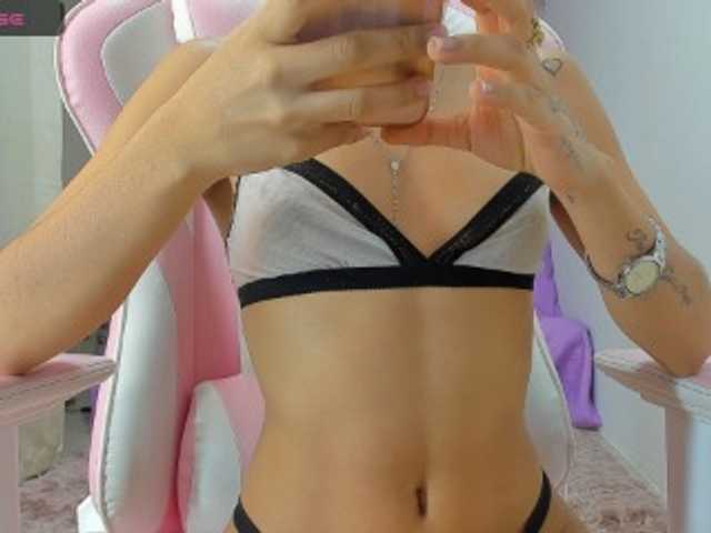 Live sex webcam photo for Lovelylatina1 #276172893
