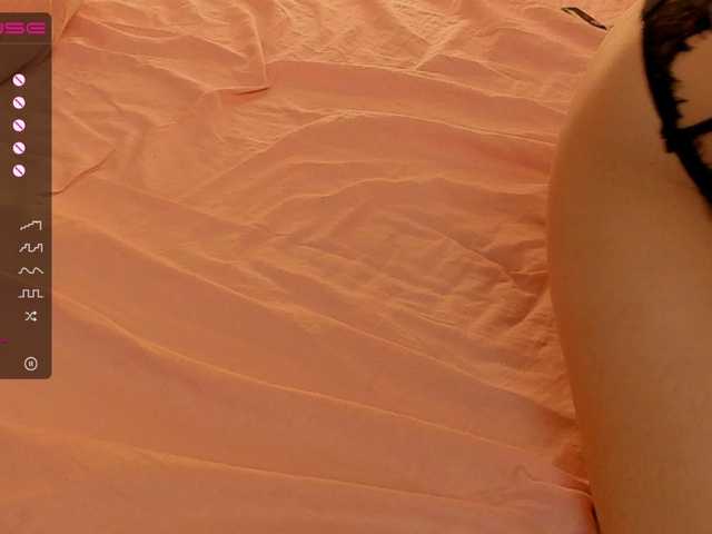 Live sex webcam photo for LoveryGirI #273459973