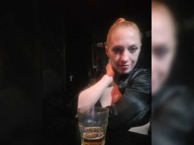 Live sex webcam photo for Loveseks1986 #277108755