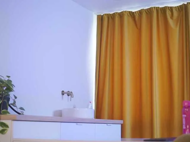 Live sex webcam photo for LovingBlondie #277992327