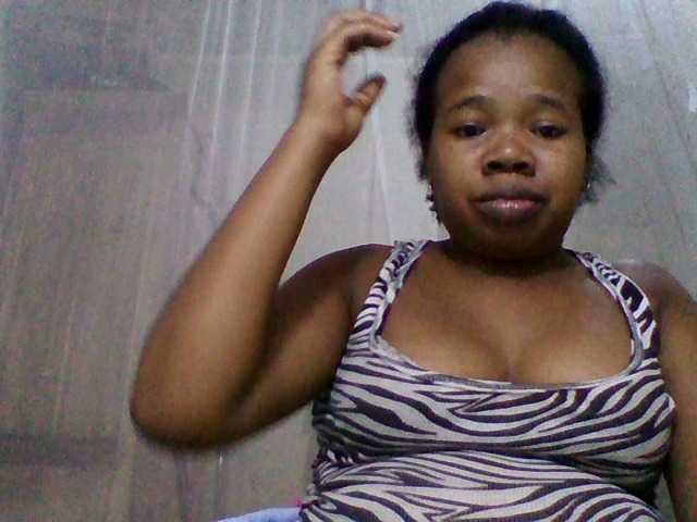 Live sex webcam photo for Loyan18 #276621472