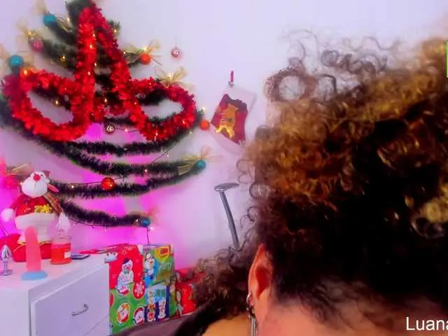 Live sex webcam photo for Luana24 #290289525