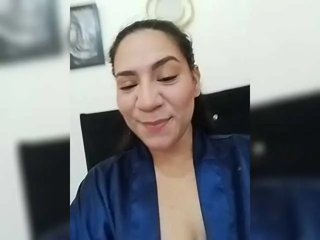 Live sex webcam photo for LuanaFranccesca #292141443