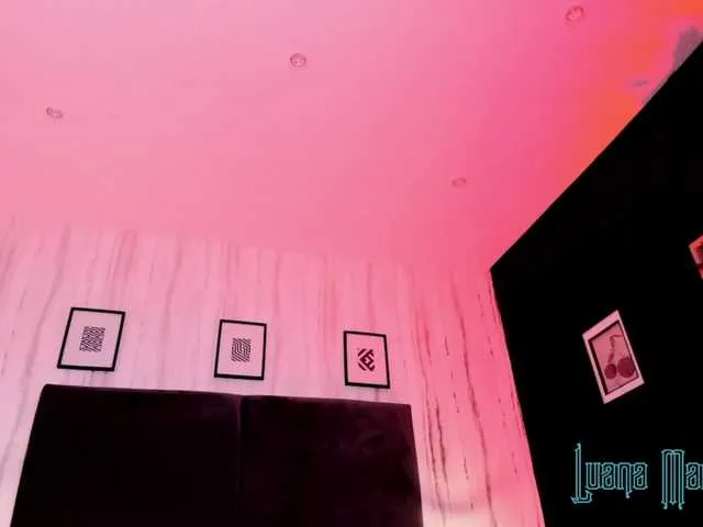 Live sex webcam photo for LuanaMarCielo #290617563