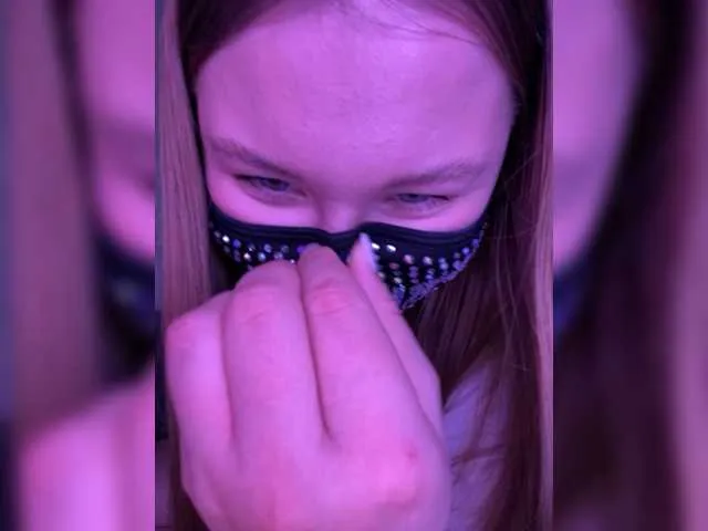 Live sex webcam photo for LubavaOne #277904417