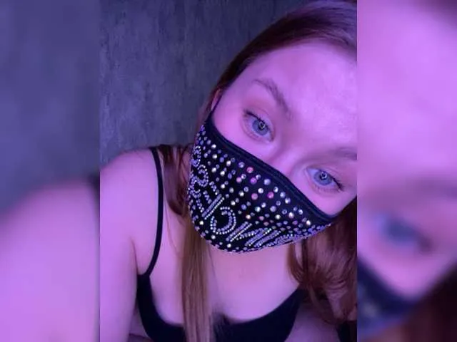 Live sex webcam photo for LubavaOne #277923547