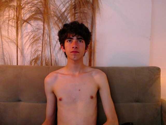 Live sex webcam photo for Lucas-Frost #278039201