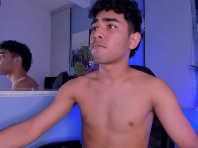 Live sex webcam photo for LucasCarterr #291265006