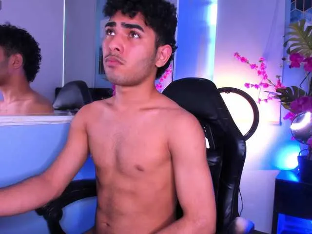 Live sex webcam photo for LucasCarterr #291278212