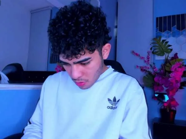 Live sex webcam photo for LucasCarterr #291290686