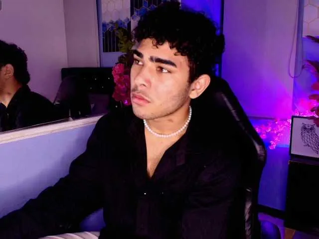 Live sex webcam photo for LucasCarterr #291540211