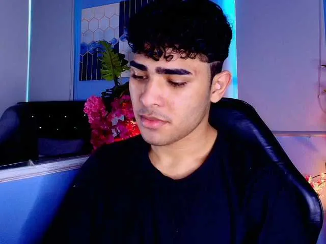Live sex webcam photo for LucasCarterr #291561621
