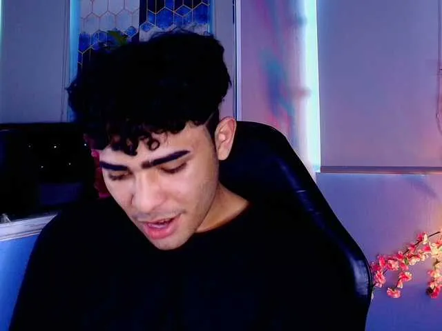 Live sex webcam photo for LucasCarterr #291563534