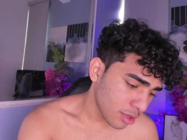 Live sex webcam photo for LucasCarterr #291577508