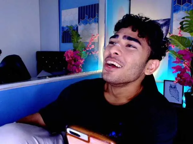 Live sex webcam photo for LucasCarterr #291593216