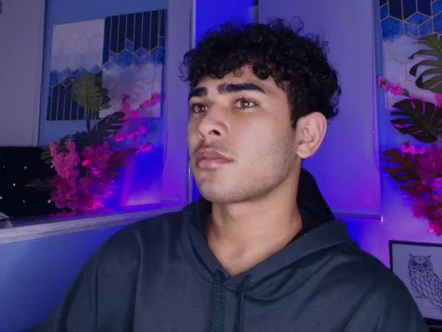 Live sex webcam photo for LucasCarterr #291684892