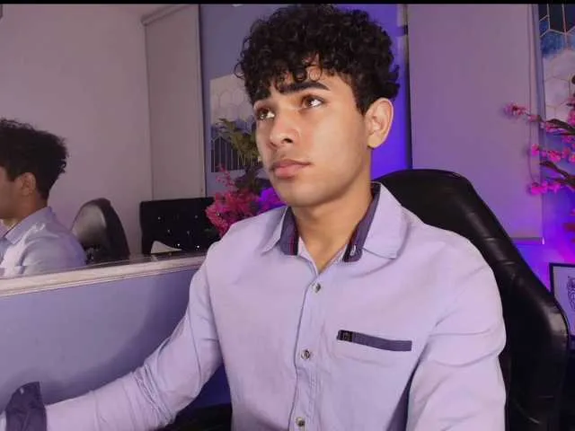 Live sex webcam photo for LucasCarterr #291719070