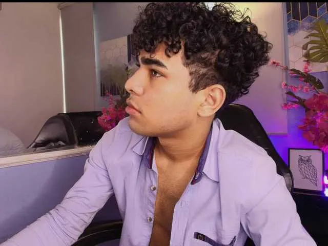 Live sex webcam photo for LucasCarterr #291721775
