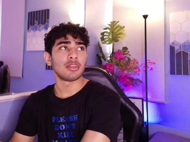 Live sex webcam photo for LucasCarterr #291811515