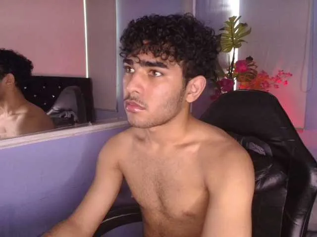 Live sex webcam photo for LucasCarterr #291819488