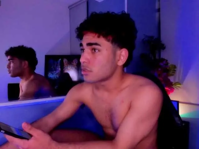 Live sex webcam photo for LucasCarterr #292211557