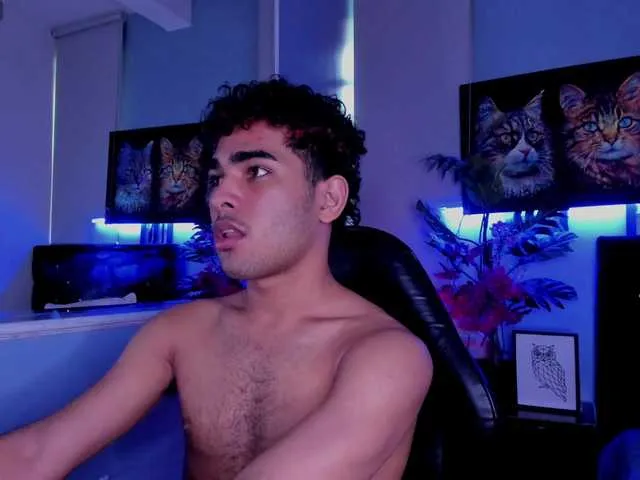 Live sex webcam photo for LucasCarterr #292321100