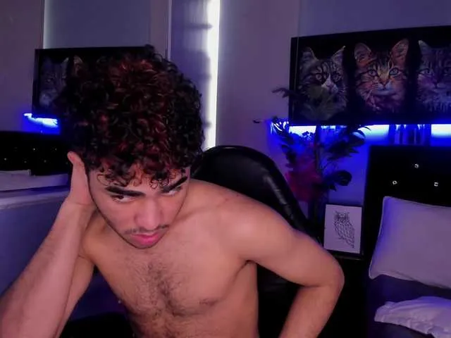 Live sex webcam photo for LucasCarterr #292384123