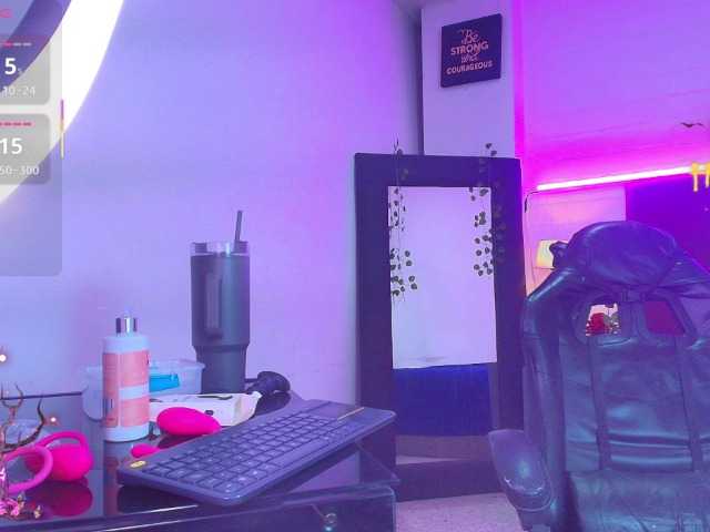 Live sex webcam photo for Lucaslovee #292021877